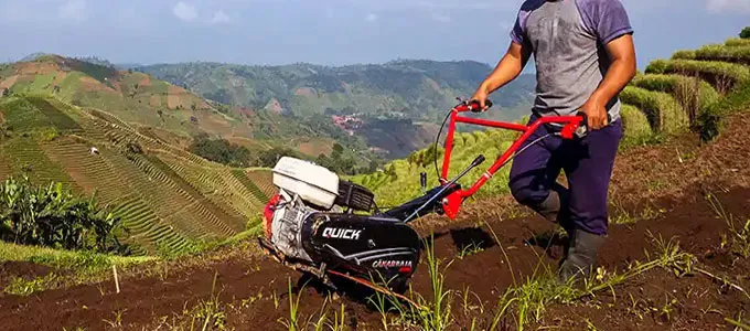 Foto Mesin Pertanian Modern Mesin Cultivator